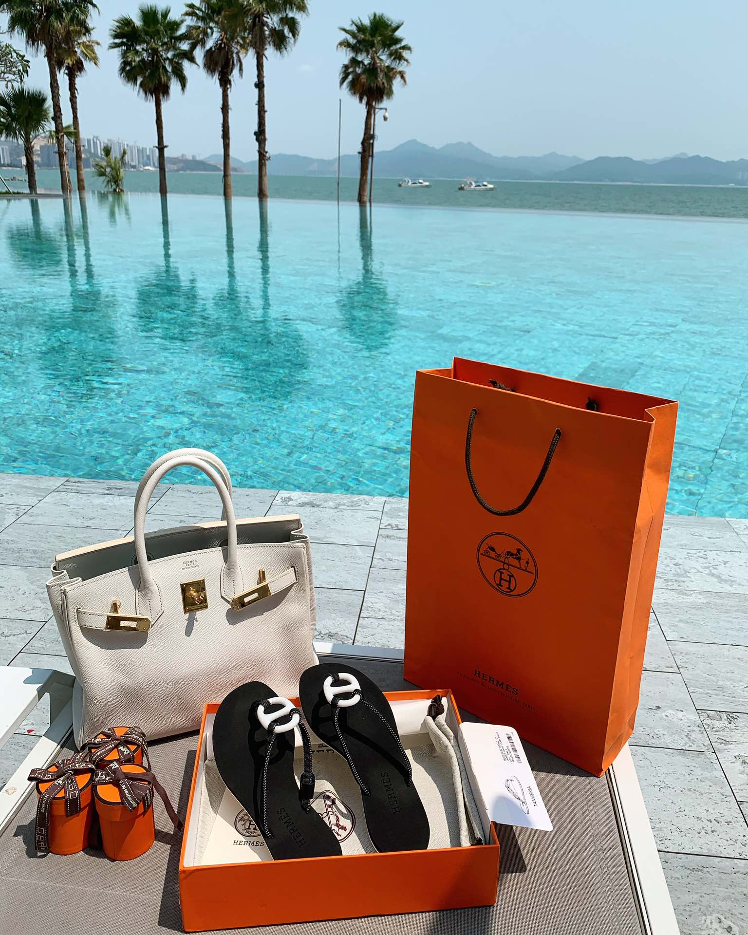 Hermes holiday series 🌈🏝🌤 pig nose flip flops sandals