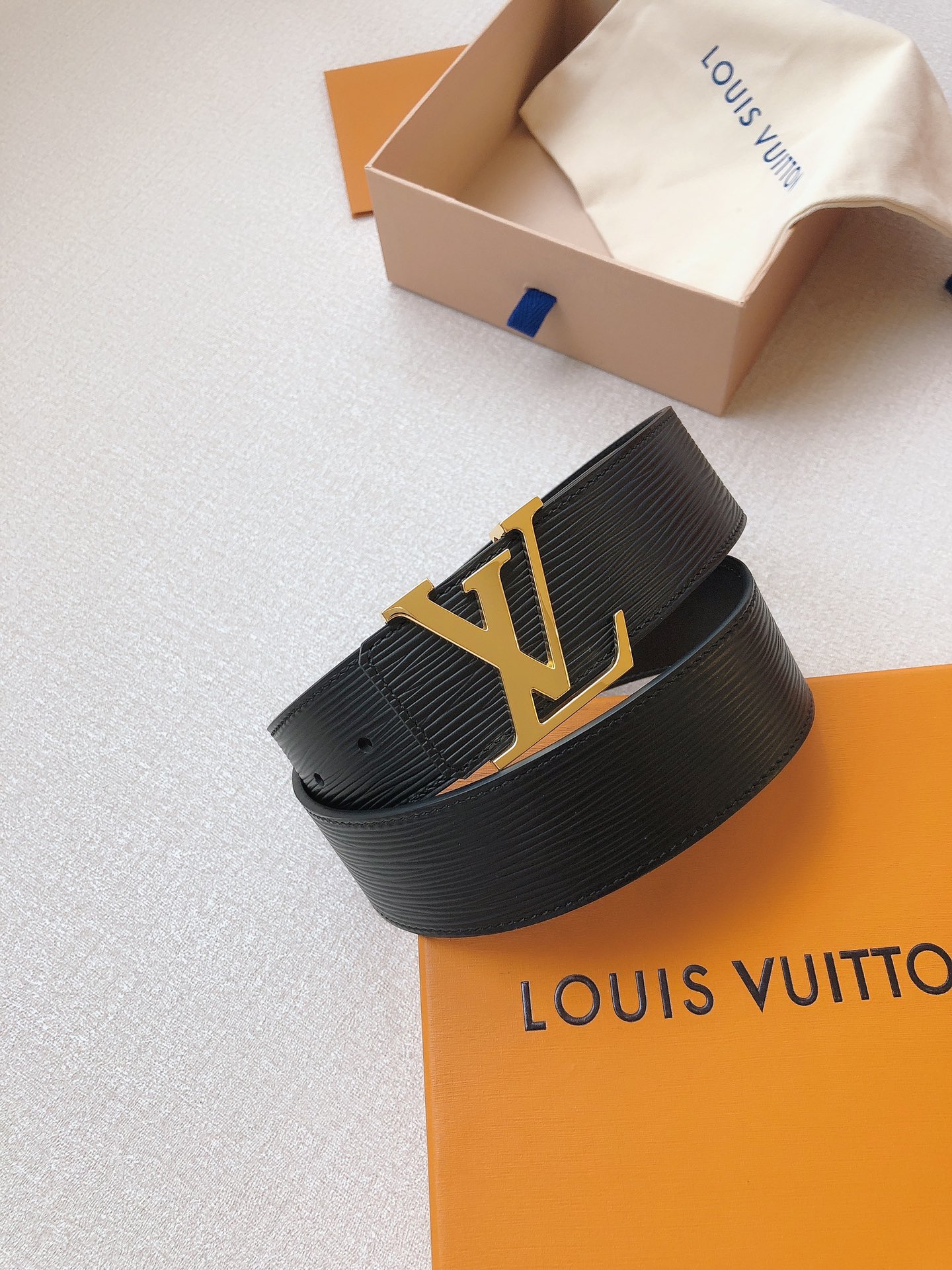 LOUIS VUITTO initials belt