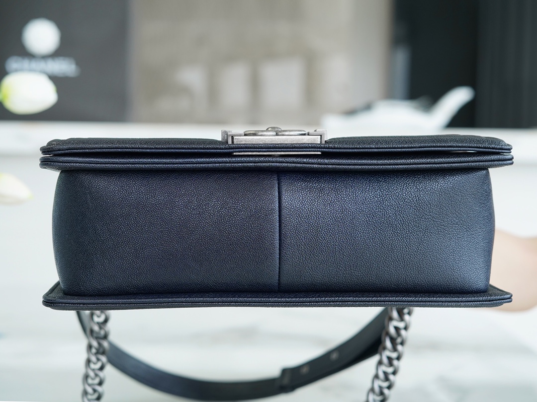 𝗖𝗵𝗮𝗻𝗲𝗹 𝗟𝗲𝗯𝗼𝘆  Original 