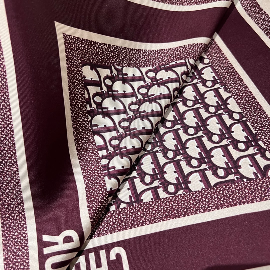 𝐃𝐢𝐨𝐫 ·Bookmark Square Scarf