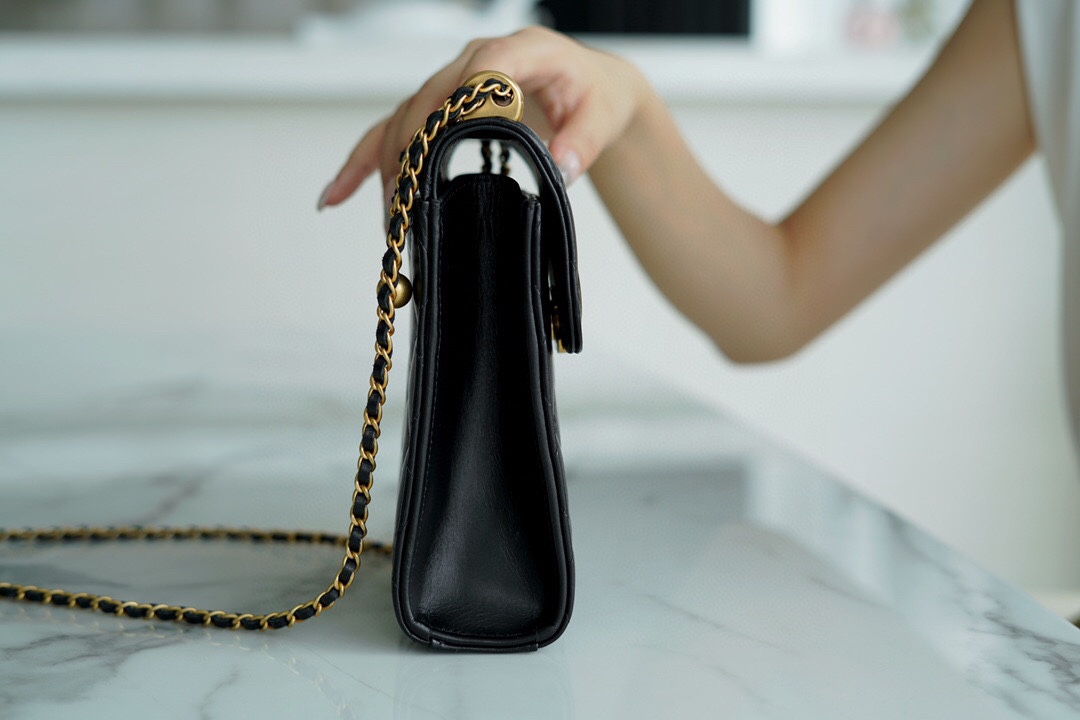 𝗖𝗛𝗔𝗘𝗡𝗟✦ Early Autumn New Double Ball Phone Bag Black➿