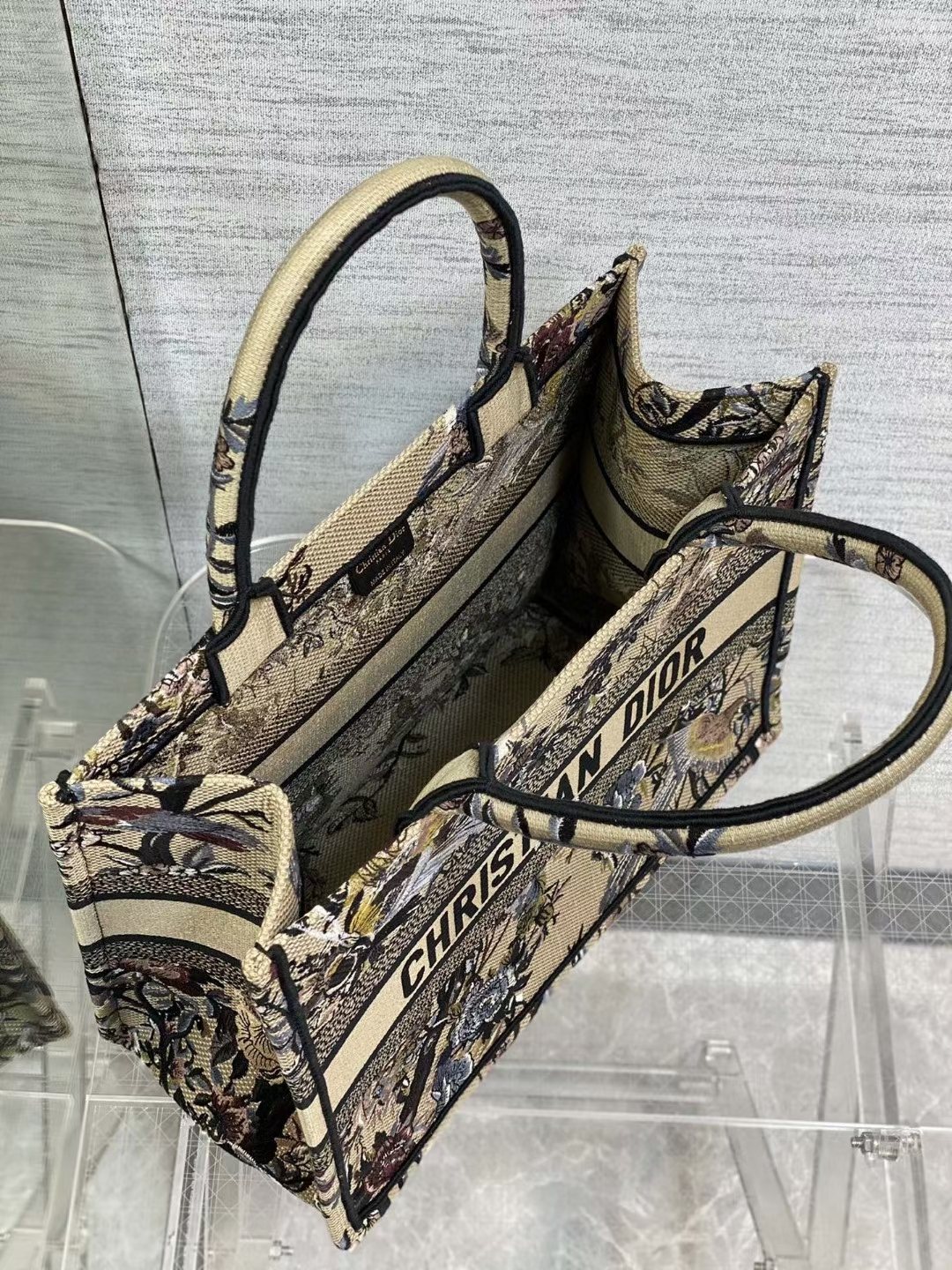 DIOR TOTE Magpie flower embroidery