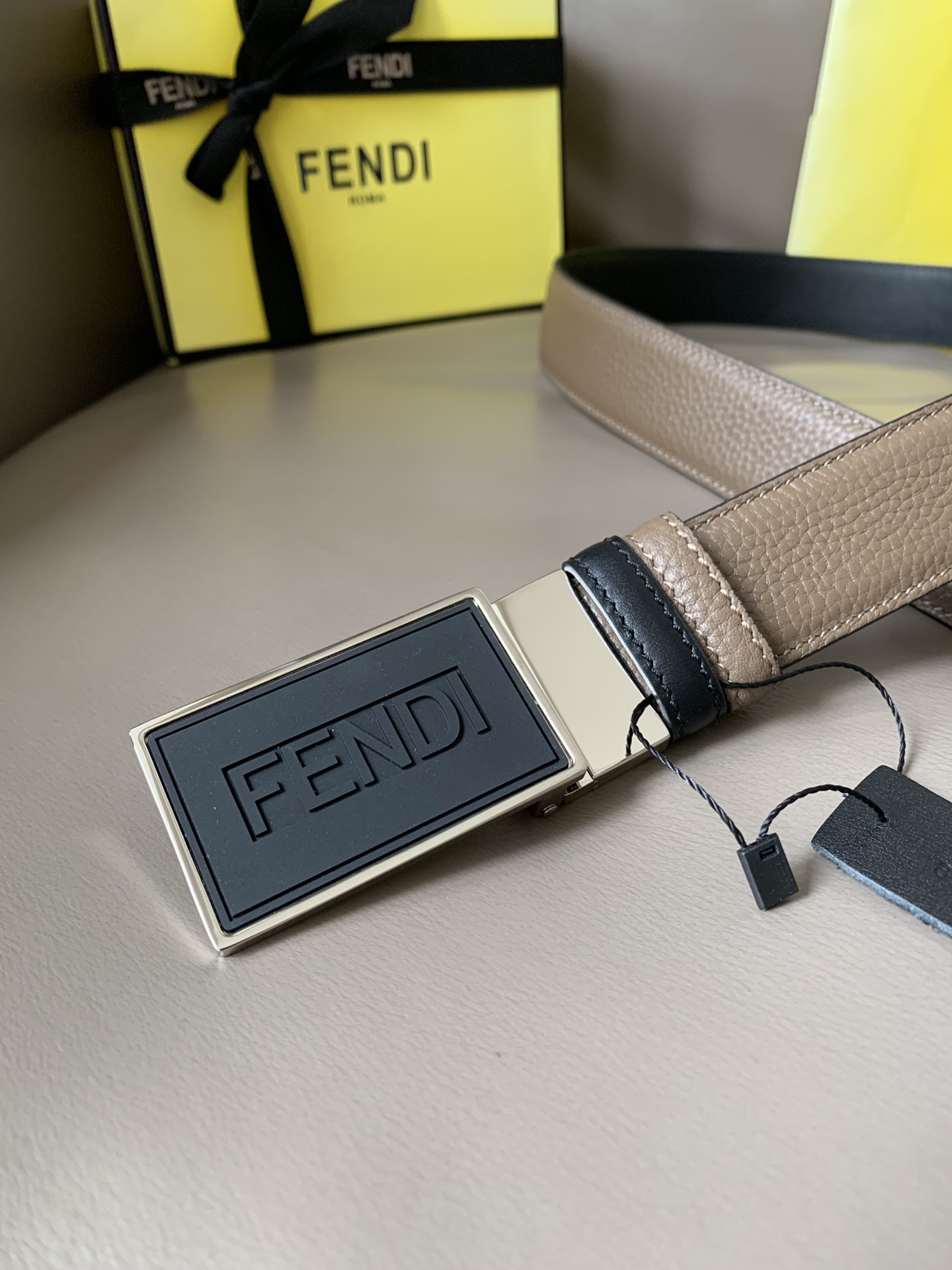 FENDI men's casual reversible belt