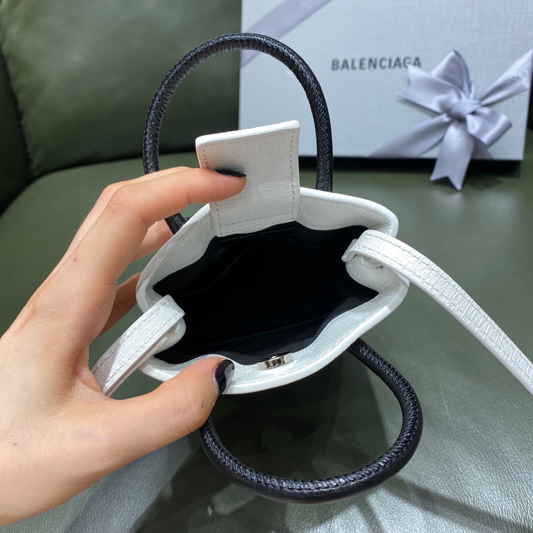 BALENCIAGA 𝗦𝗵𝗼𝗽𝗽𝗶𝗻𝗴 𝗯 𝗮𝗴 Cowhide shopping paper bag