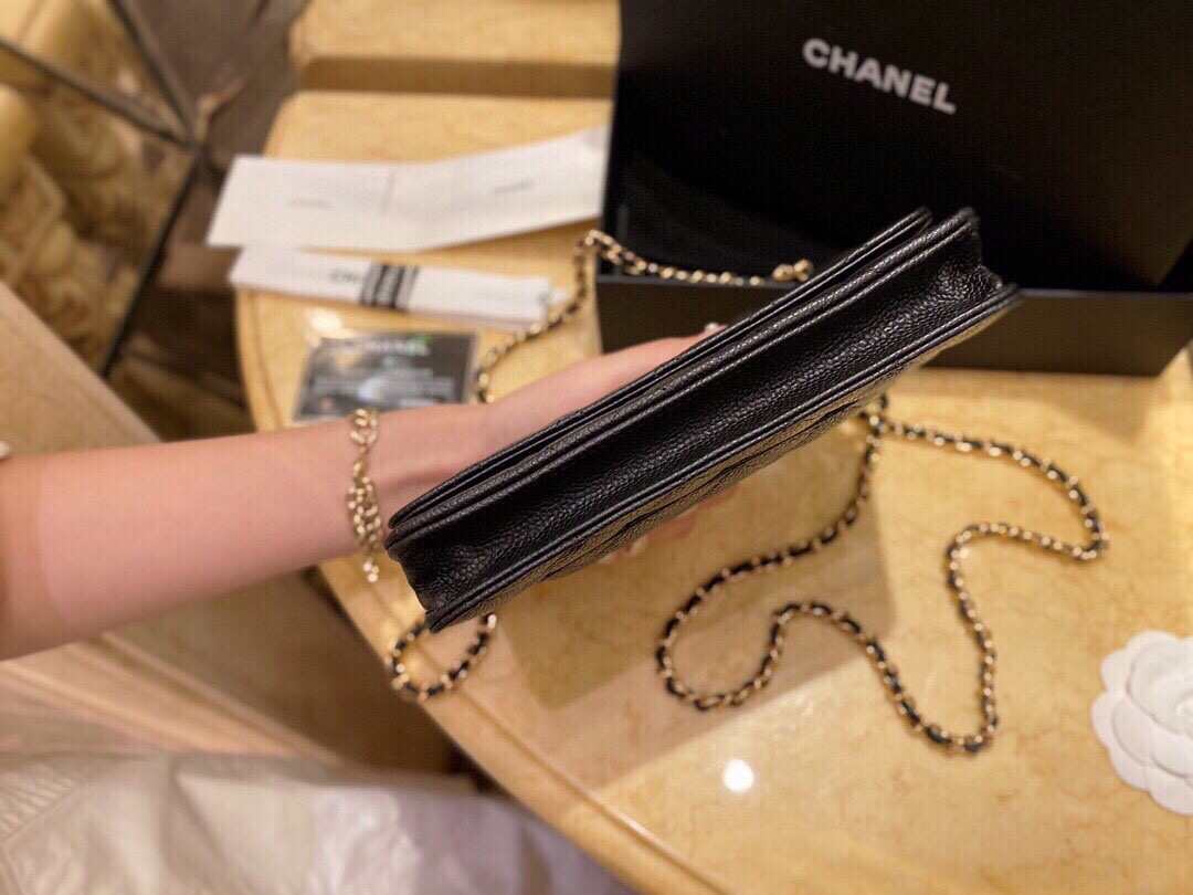 CHANEL 𝑾𝒐𝒄 Fat Choi bag (pressed version) leather black ox gold