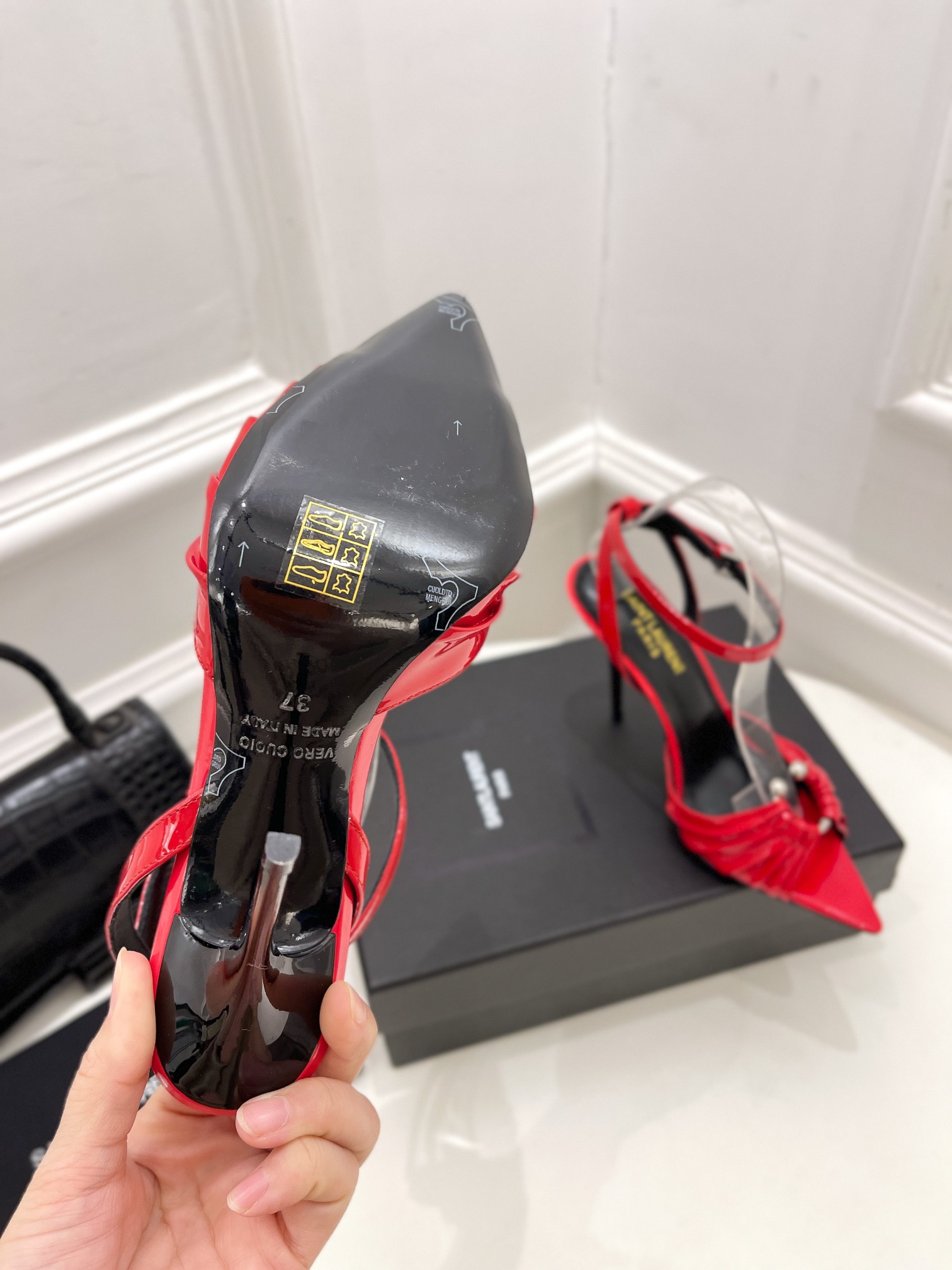 𝙎𝙖𝙞𝙣𝙩 𝙇𝙖𝙪𝙧𝙚𝙣𝙩 | 𝟐𝟎𝟐𝟏/𝐒𝐒 𝐧𝐞𝐰 YSL｜Roland 2022/fw early spring new baked high heels