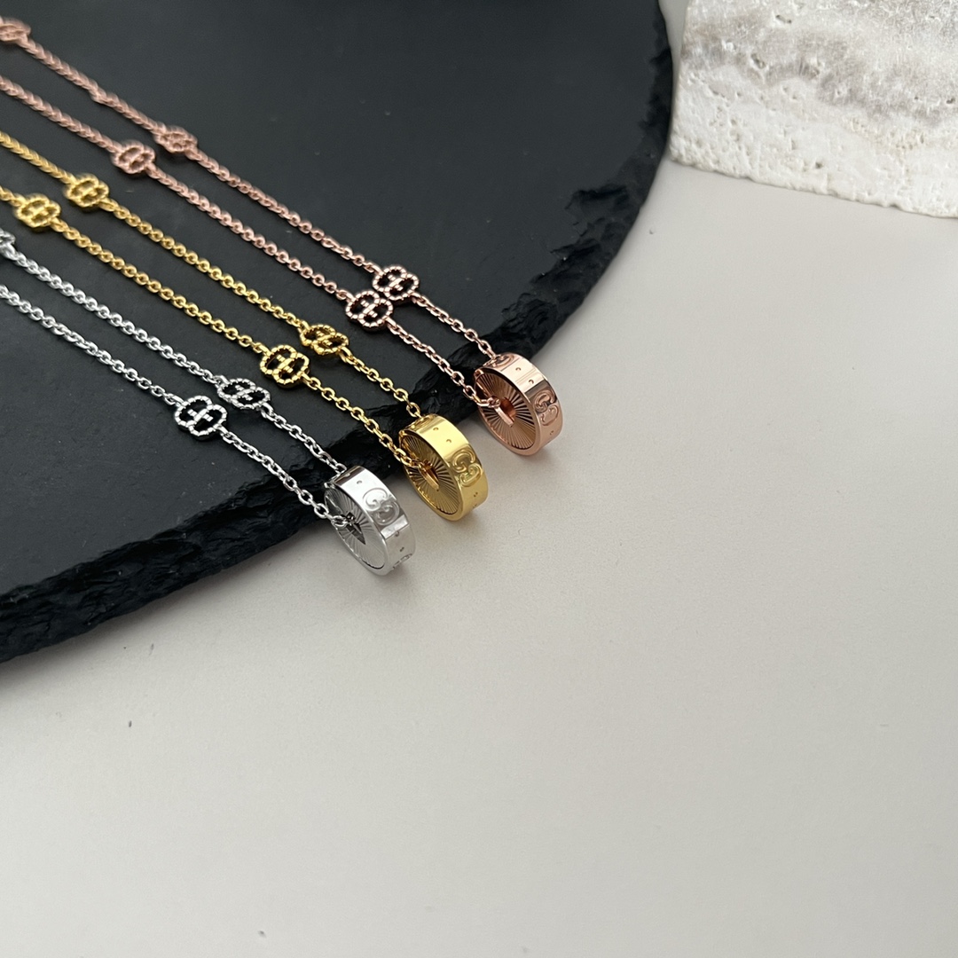 𝐆𝐮𝐜𝐜𝐢 ICON series hollow heart pendant love necklace