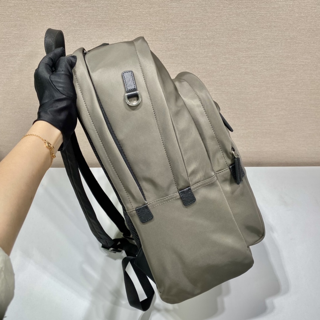 𝐏𝐑𝐀𝐃𝐀 New Shoulder Bag 2VZ048