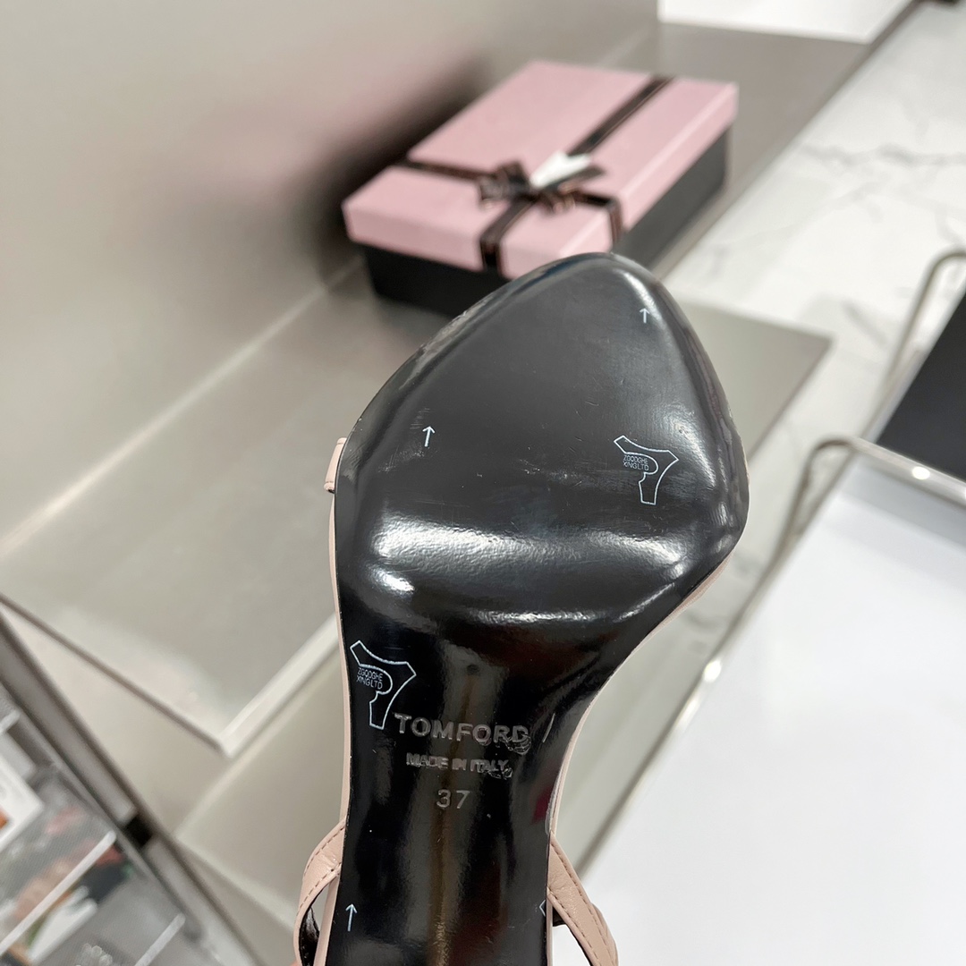 𝒕𝒐𝒎𝒇𝒐𝒓𝒅 𝟐𝟎𝟐𝟐/𝐒𝐒 𝐧𝐞𝐰 TF Tom Ford Gold Heel Padlock Sandals