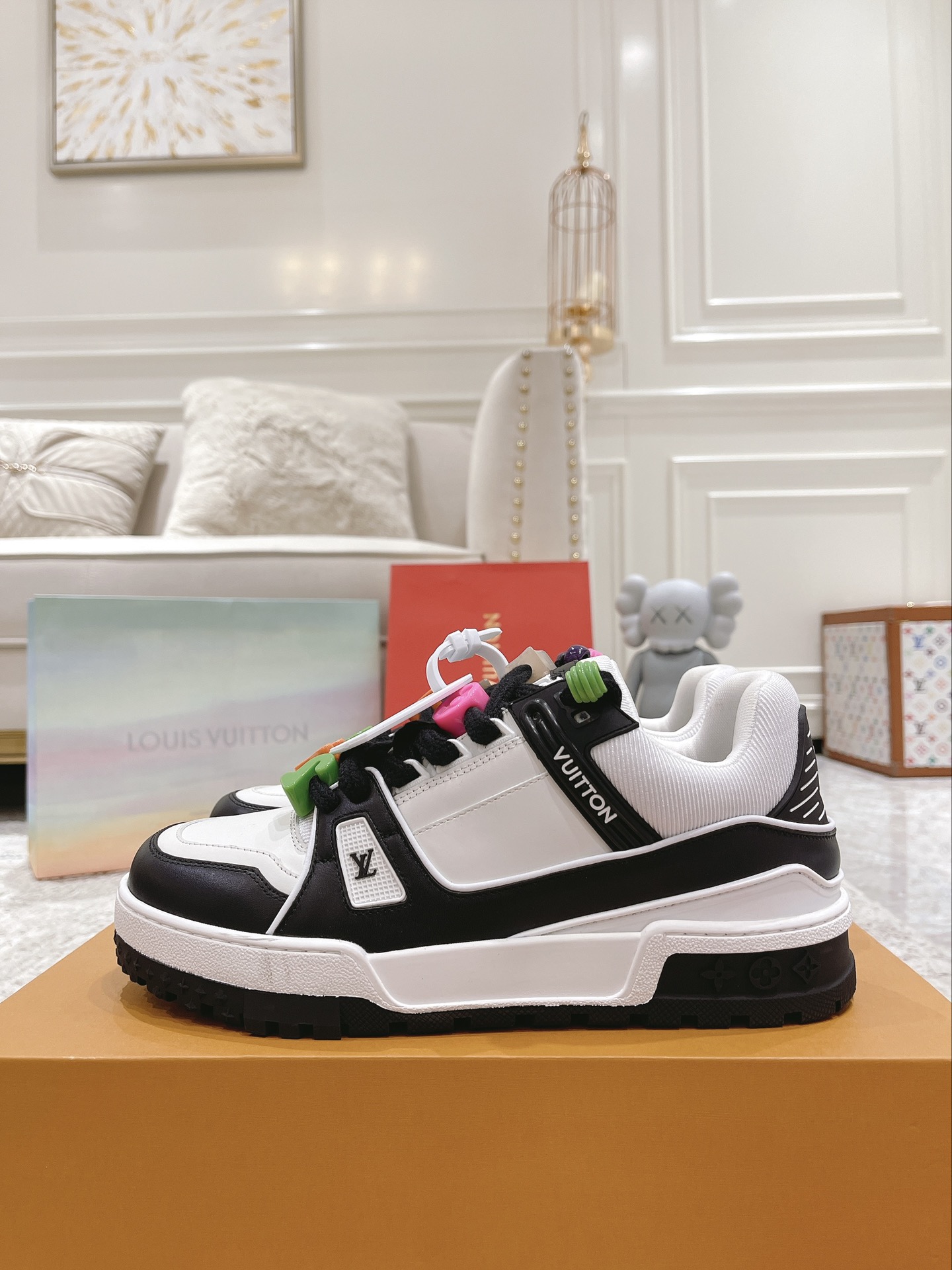 Louis Vuitton couple models DIY buckle sneakers sneakers