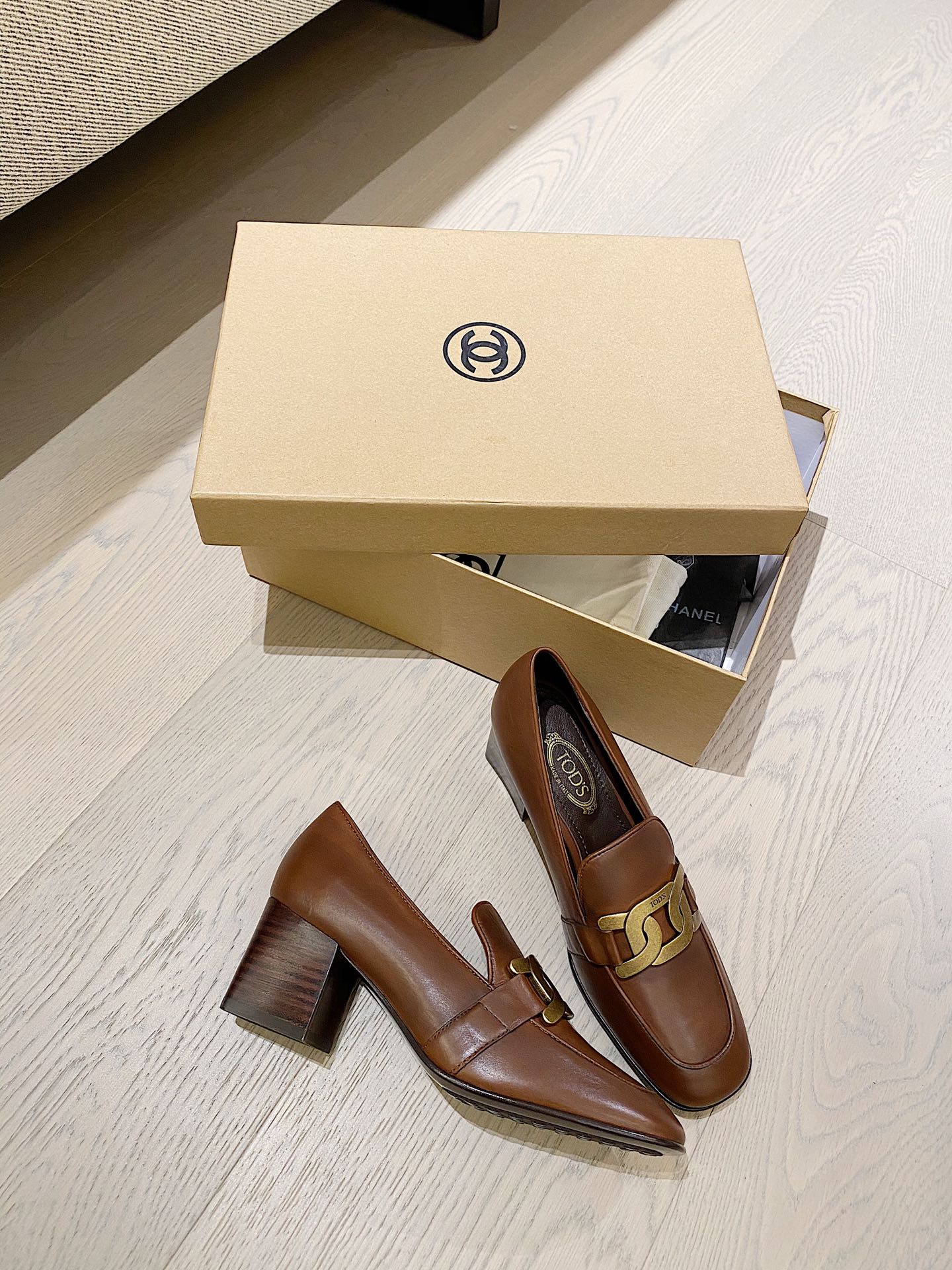 TOD'S 𝙏𝙊𝘿𝙎 2020 autumn and winter new coarse heel twist buckle Le Fu shoes ✔️ coarse heel also arranged on