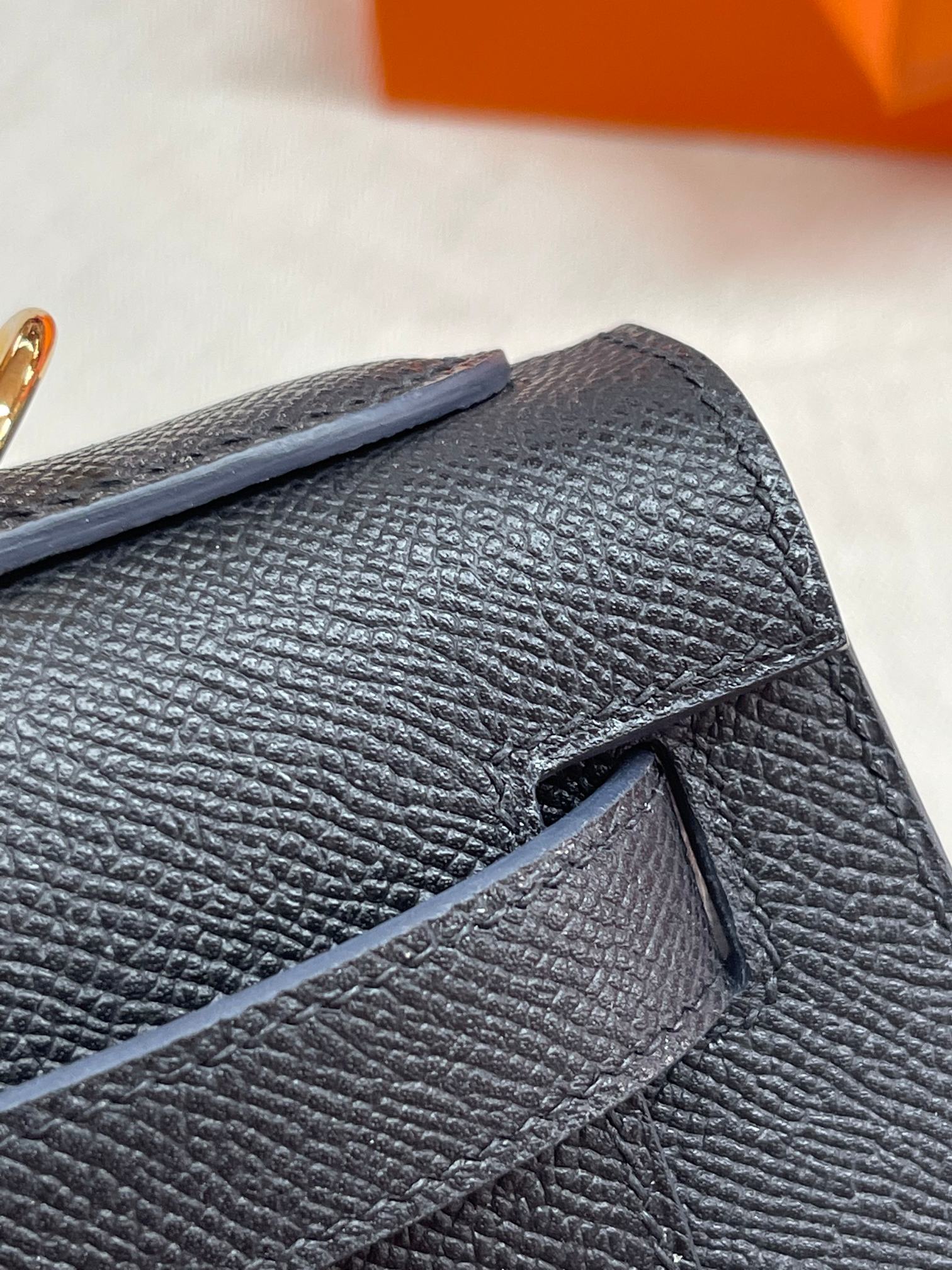 Kelly28 black epsom leather gold buckle