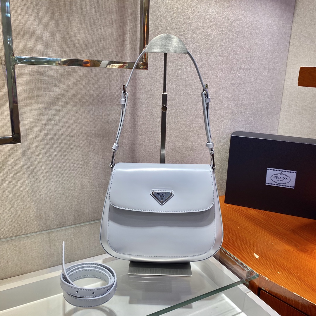 𝐏𝐑𝐀𝐃𝐀 Large flap w/ double shoulder strap 1BD303