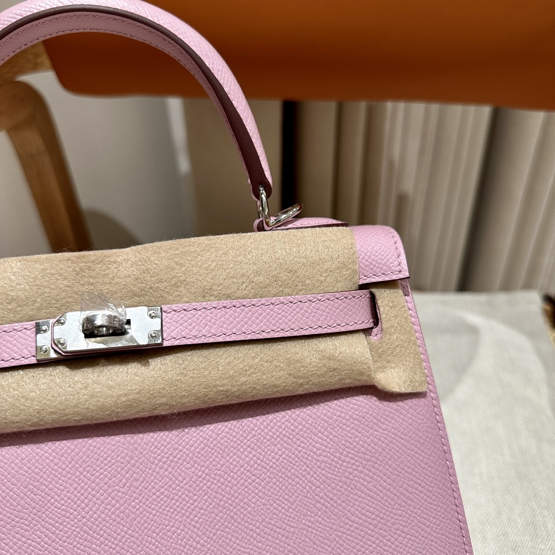 Kelly 25cm, mallow purple, palm grain leather, silver buckle