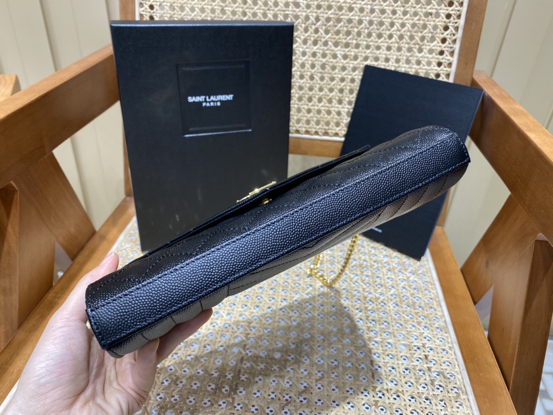 SAINT LAURENT 𝙈𝙊𝙉𝙊𝙂𝙍𝘼𝙈 𝙈𝙄𝙓 𝙈𝘼𝙏𝙀𝙇𝘼𝙎𝙎É #620280 original leather