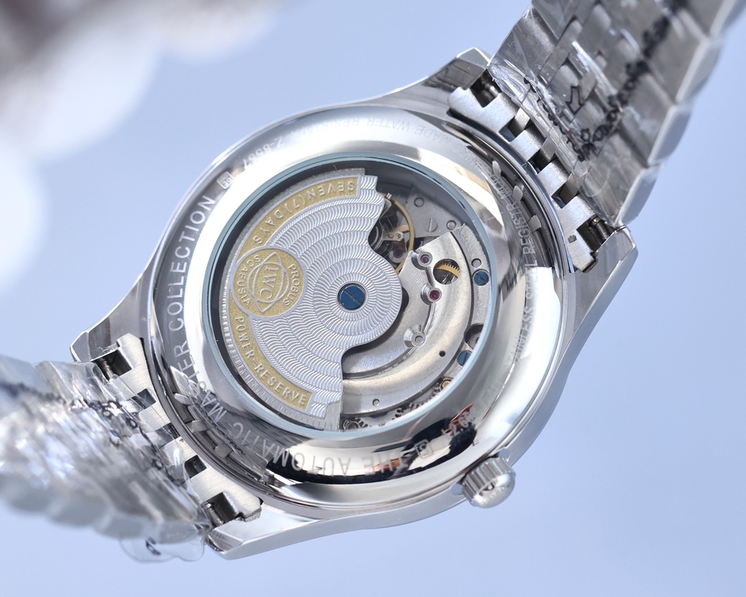 IWC- Fine men's watches Fully automatic mechanical movement, top 316 steel case and strap