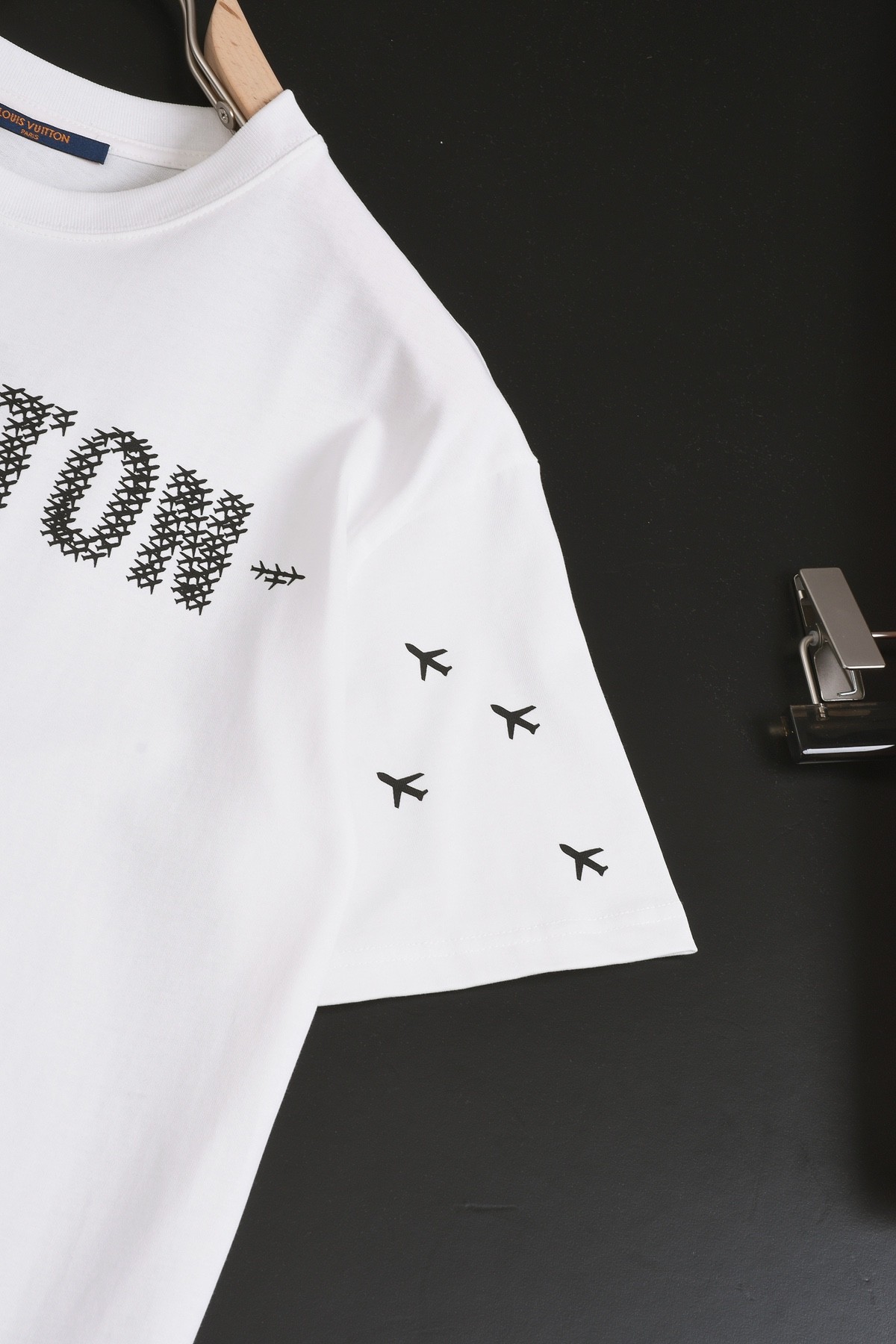 Louis Vuitton 24SS early spring new large-scale small aircraft printed t-shirt
