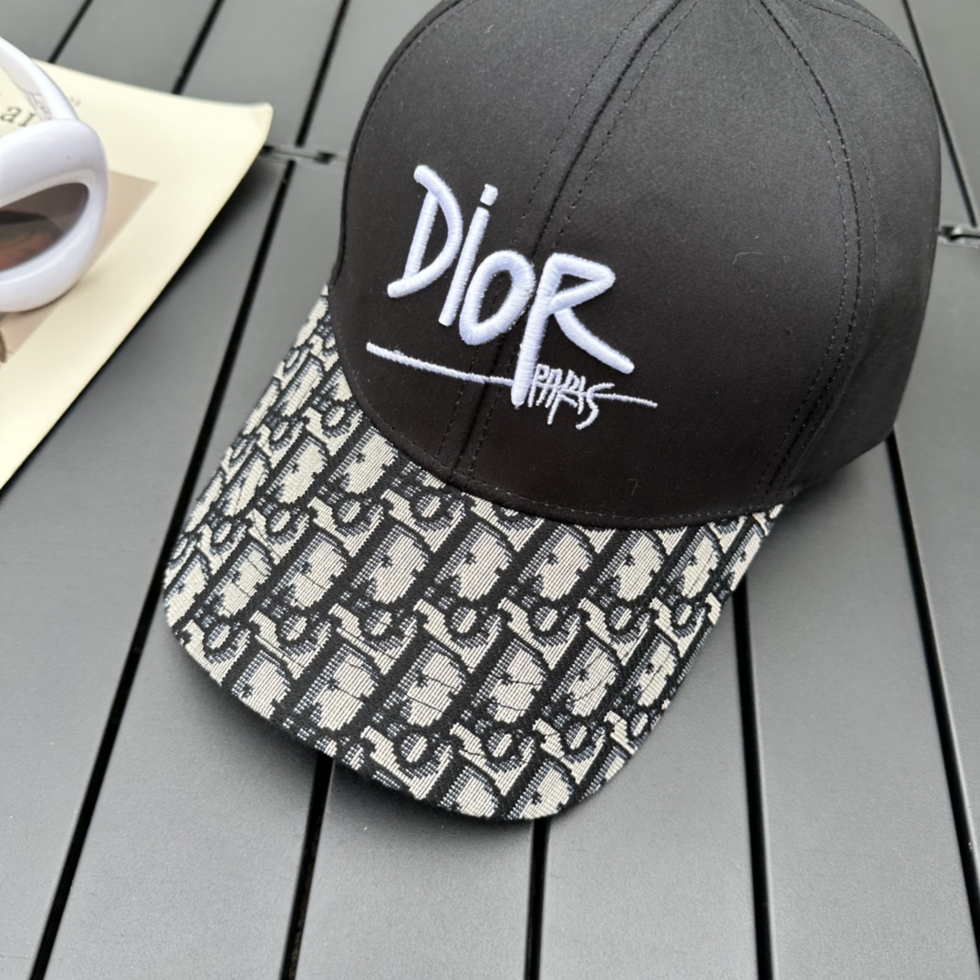 Dior new embroidered letters canvas baseball cap head circumference: 57cm