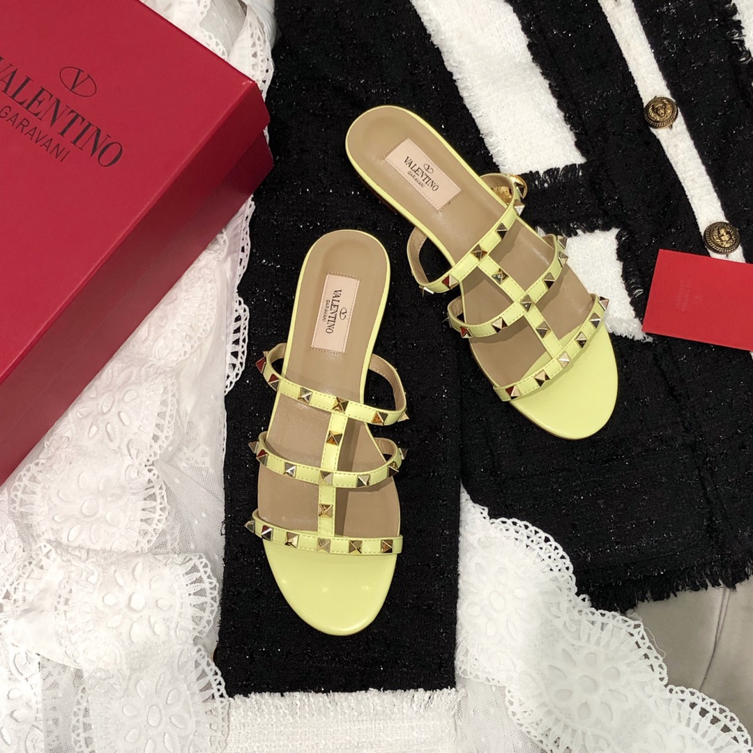【Valentino】Valentino top version matte yellow 3 strap flat slippers