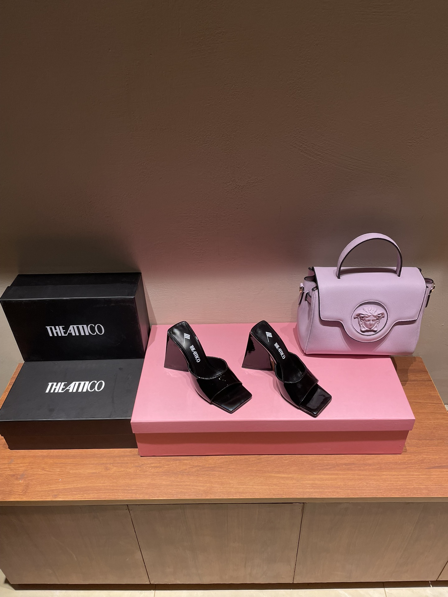 TheAttico | 𝟐𝟎𝟐𝟐𝟐/𝐒𝐒 𝐧𝐞𝐰 Spring/Summer 2021 collection The Attico personality triangle heel high heel sandals