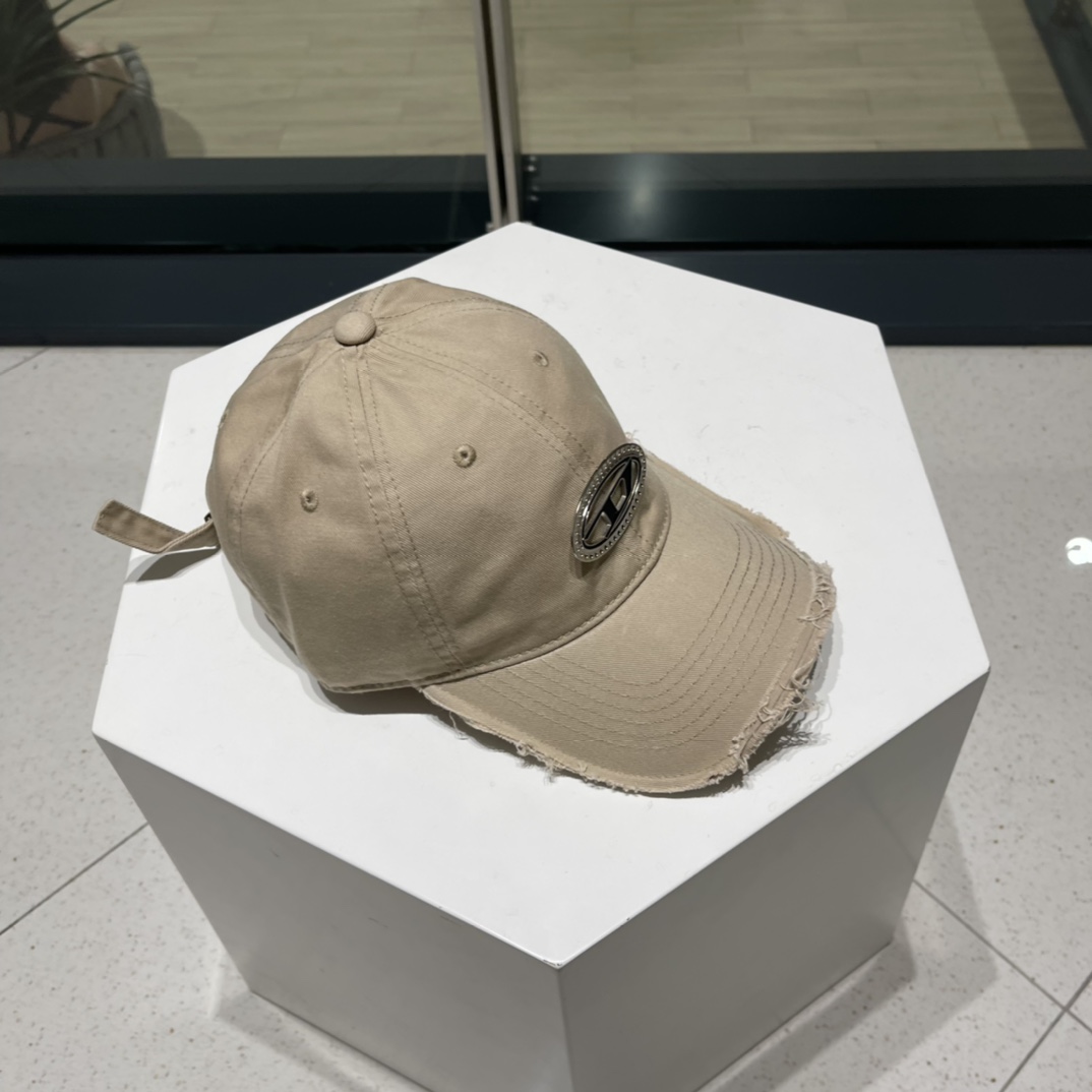 Diesel floppy cap
