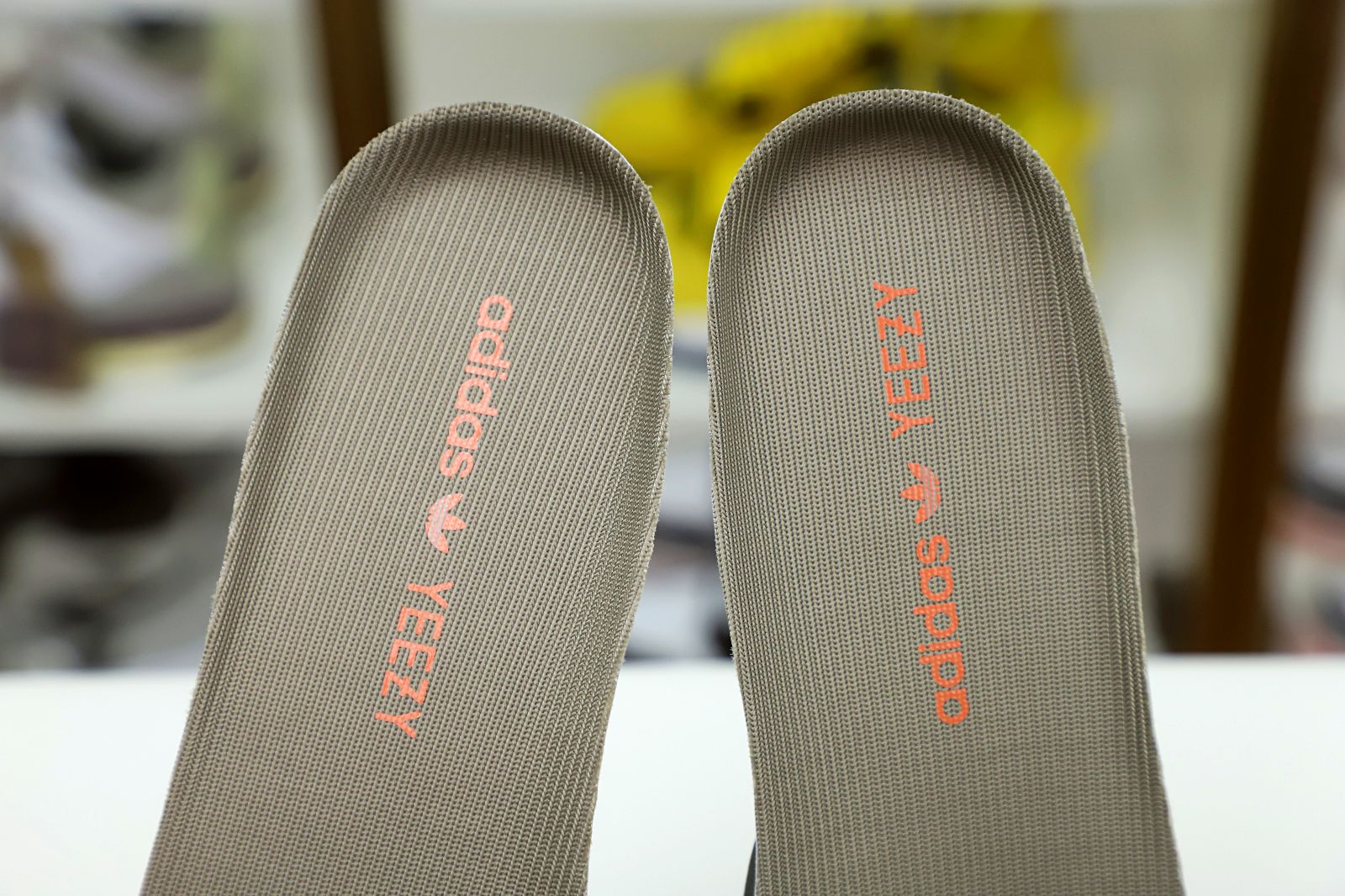 YEEZY BOOST 350 V2 ASH STONE