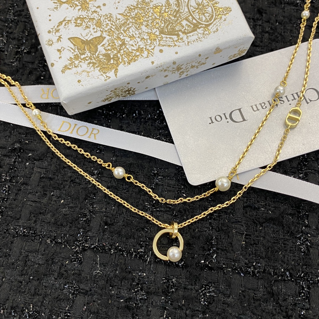 Dior necklace