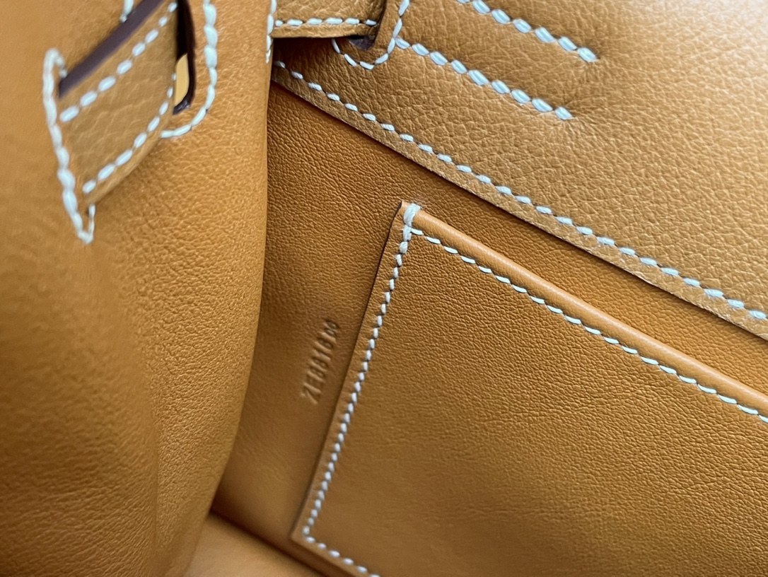 Kelly danse Taffy gold evercolor gold buckle