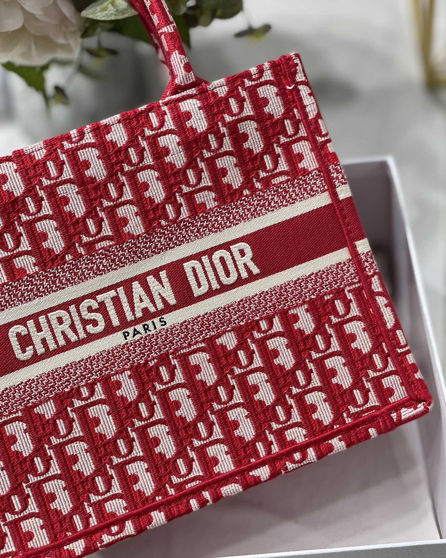 DIOR TOTE Classic Red Embroidery