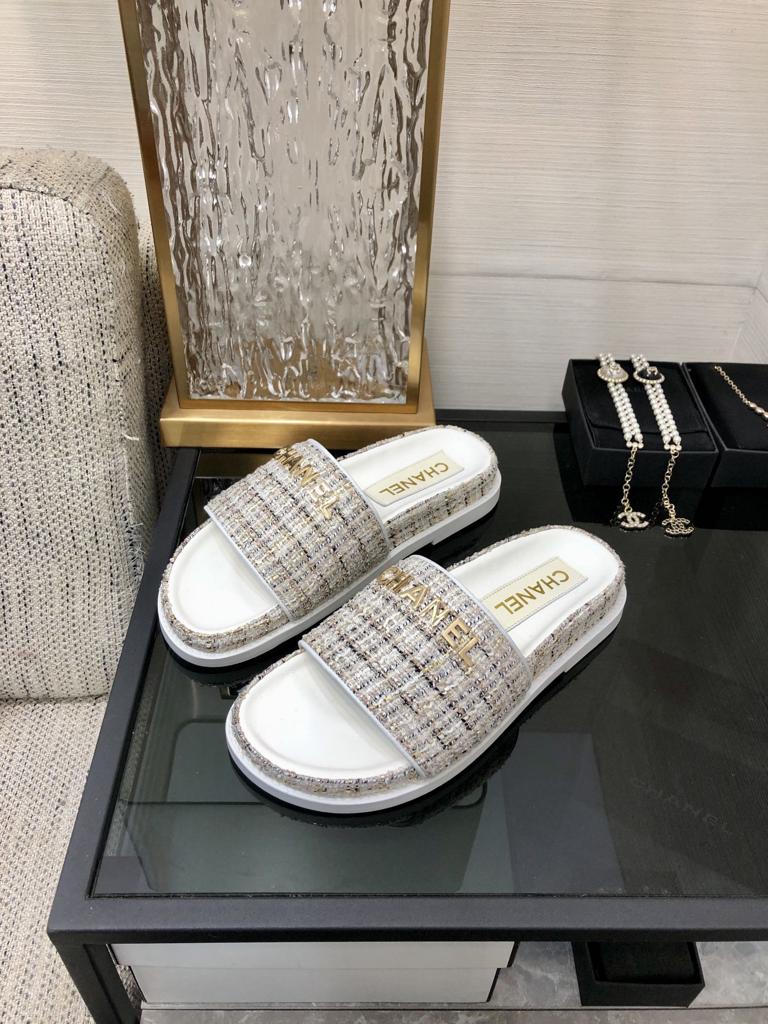CHANEL 2022 early spring latest honey slippers fashion versatile series imported sheepskin cushioned feet