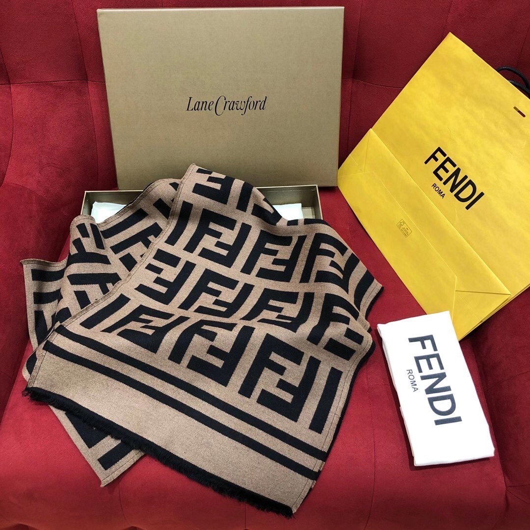 𝐅𝐞𝐧𝐝𝐢 FF elements 95% wool 5% silk