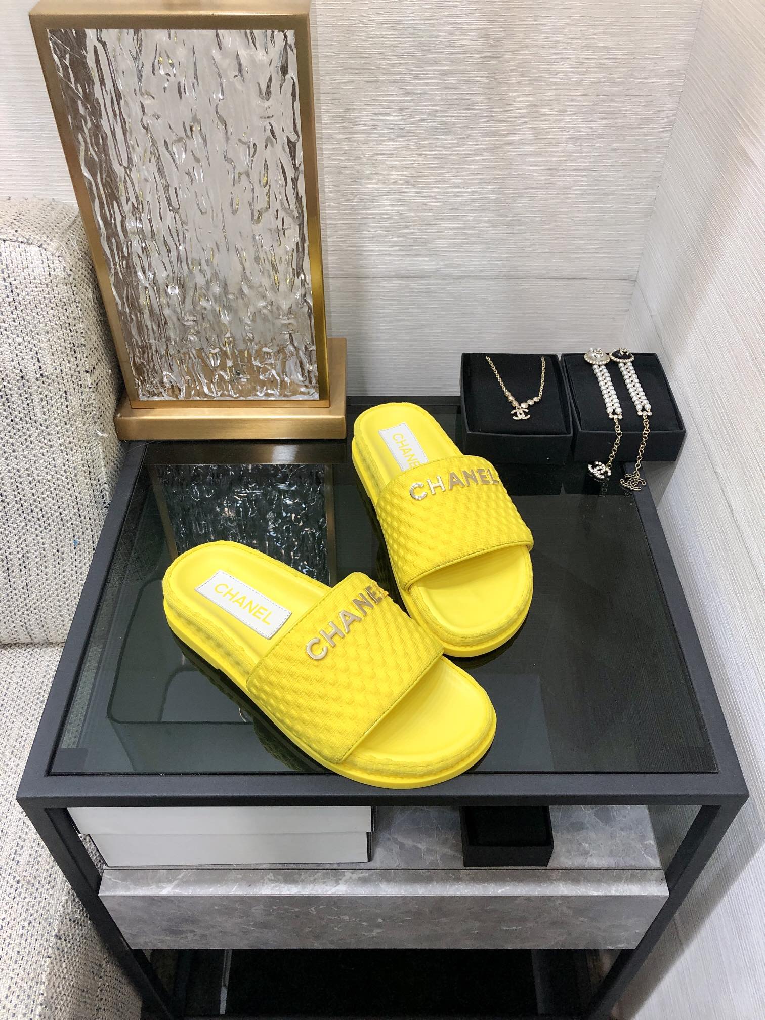 CHANEL 2022 early spring latest honey slippers fashion versatile series imported sheepskin cushioned feet