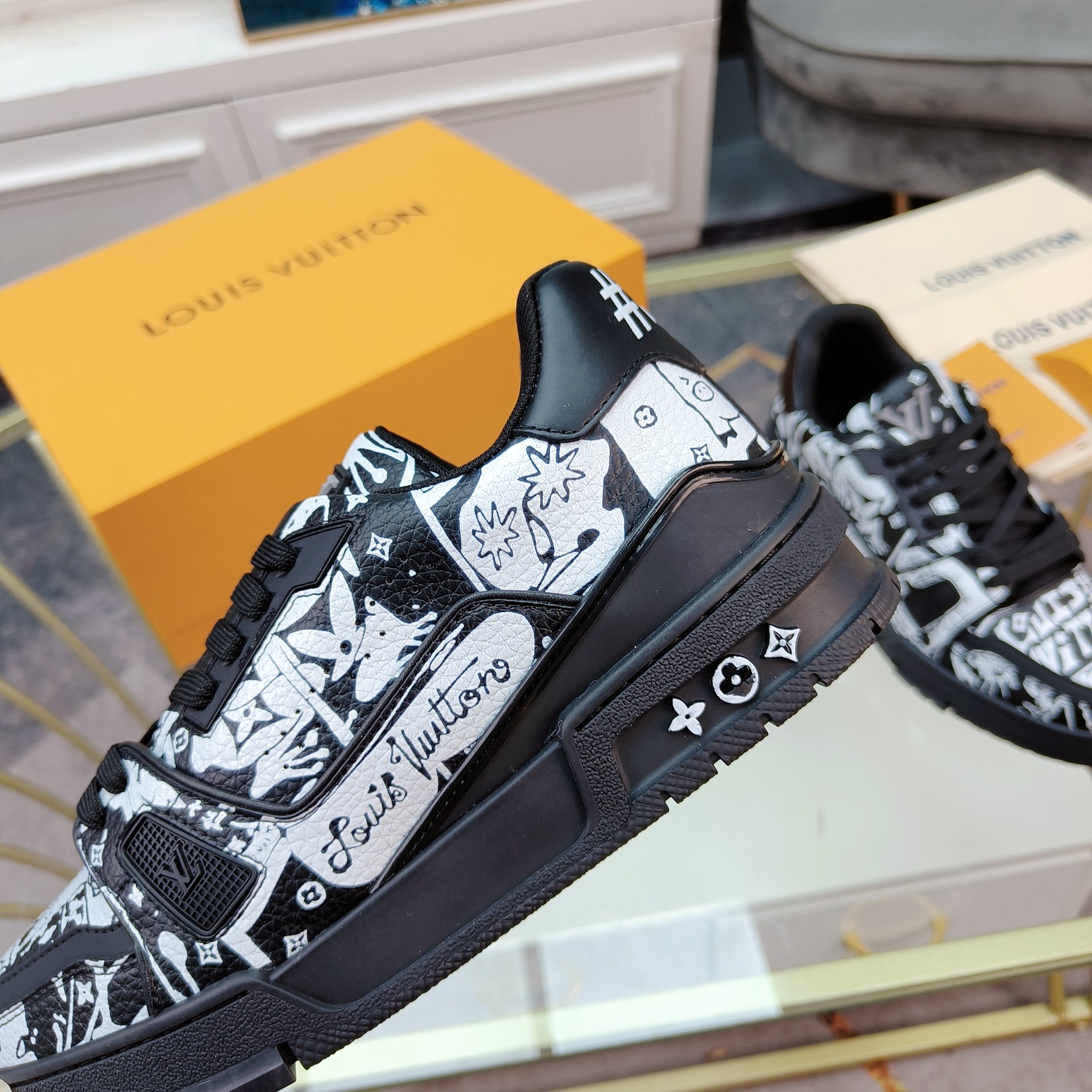 Louis Vuitton TRAINER sneakers
