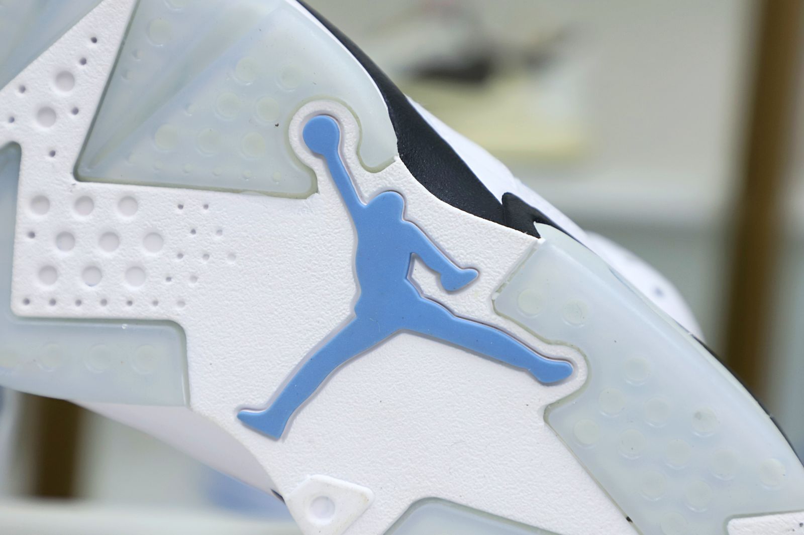 AIR JORDAN 6 RETRO UNC HOME