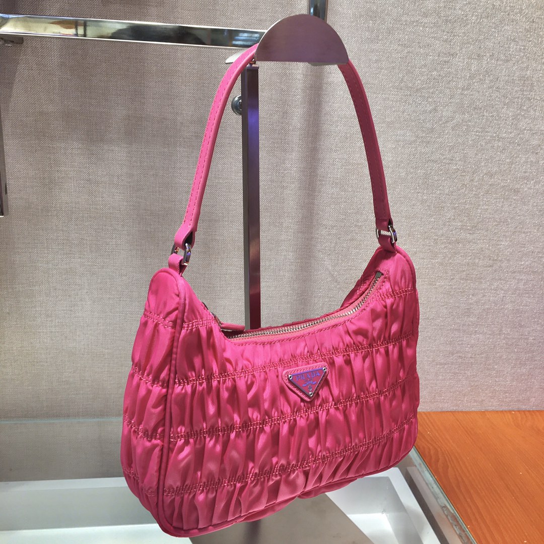 𝐏𝐑𝐀𝐃𝐀 nylon crinkle Hobo underarm bag