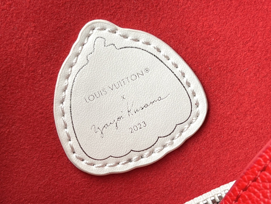 𝐋𝐎𝐔𝐈𝐒 𝐕𝐔𝐈𝐓𝐓𝐎𝐍     M46413