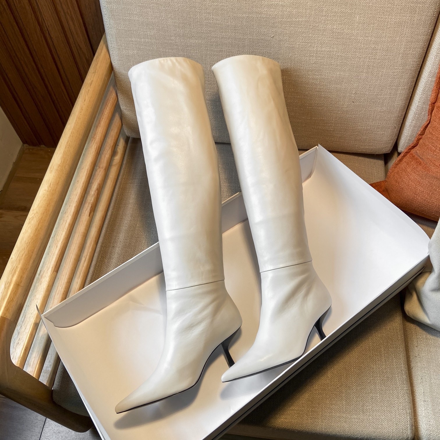 THE ROW · Autumn and winter exclusive beautiful fairy boots Original custom super soft lambskin material Heel height: 7cm