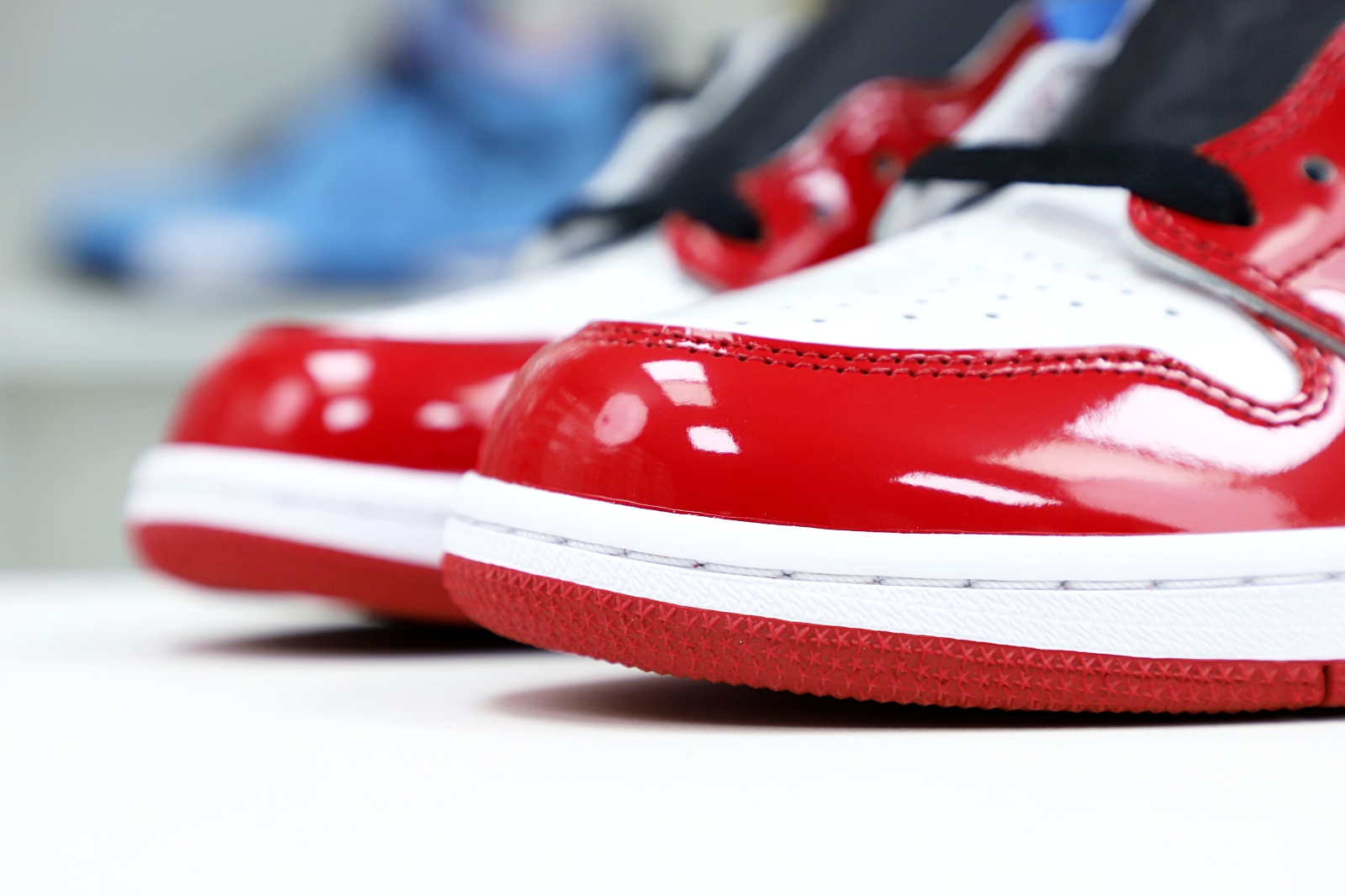 AIR JORDAN 1 RETRO HIGH OG FEARLESS