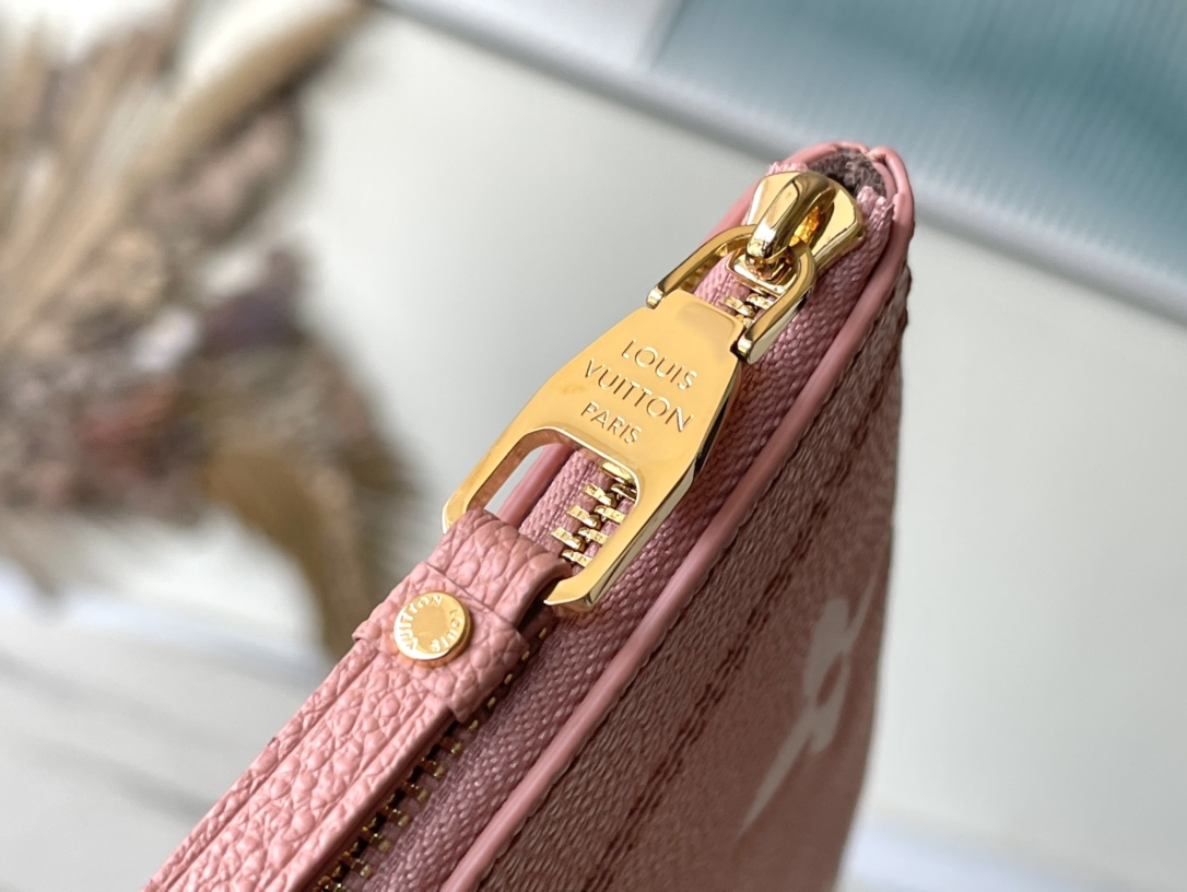 𝐋𝐎𝐔𝐈𝐒 𝐕𝐔𝐈𝐓𝐓𝐎𝐍   M80292