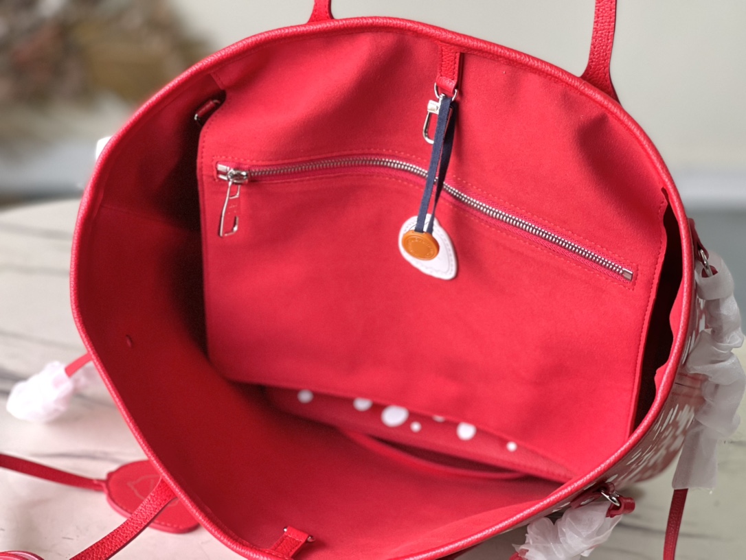 𝐋𝐎𝐔𝐈𝐒 𝐕𝐔𝐈𝐓𝐓𝐎𝐍     M46422