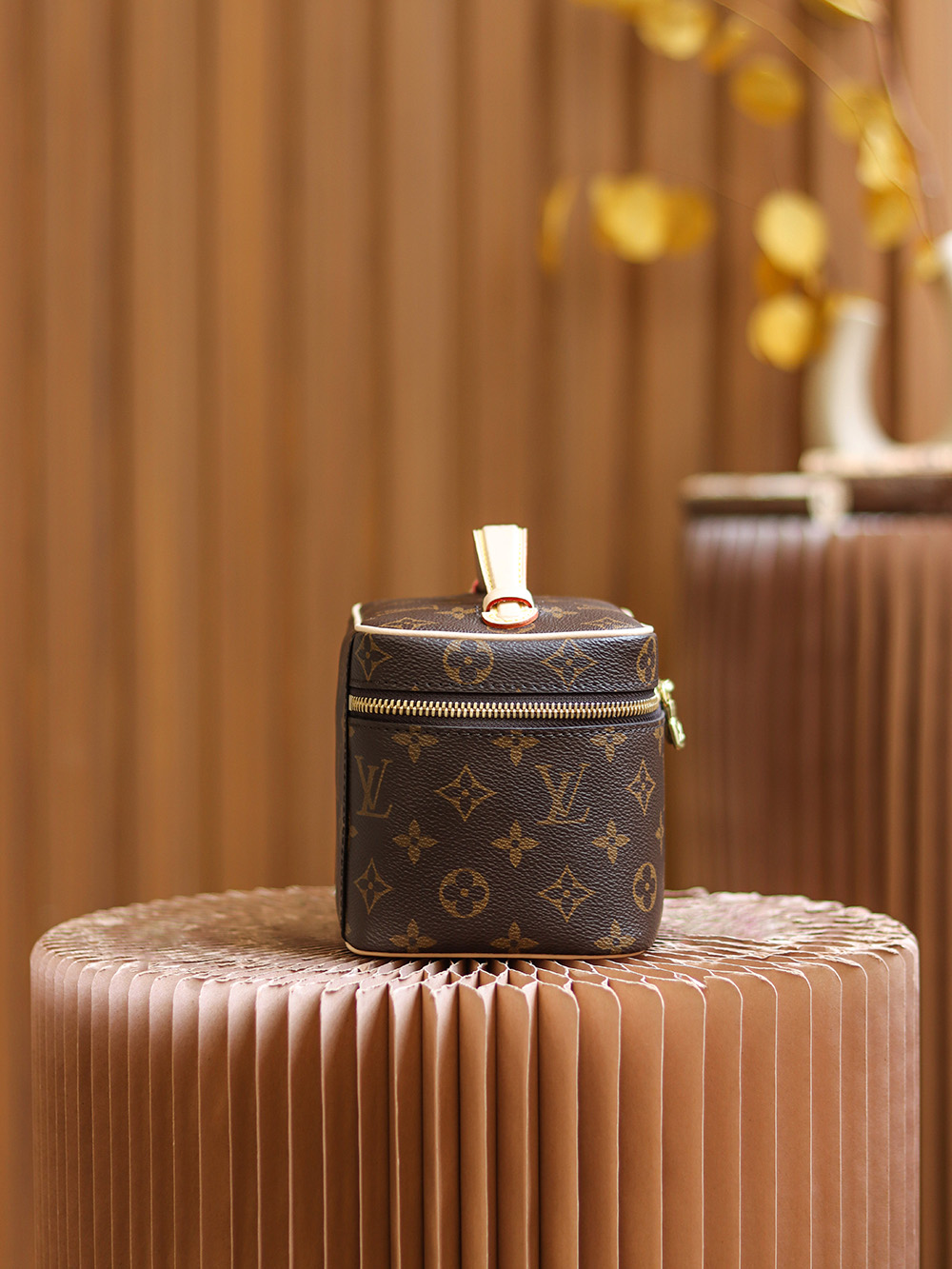 Louis Vuitton 𝐍𝐈𝐂𝐄 𝐌𝐢𝐧𝐢 cosmetic bag M44495 French original leather 🇫🇷 pure steel hardware