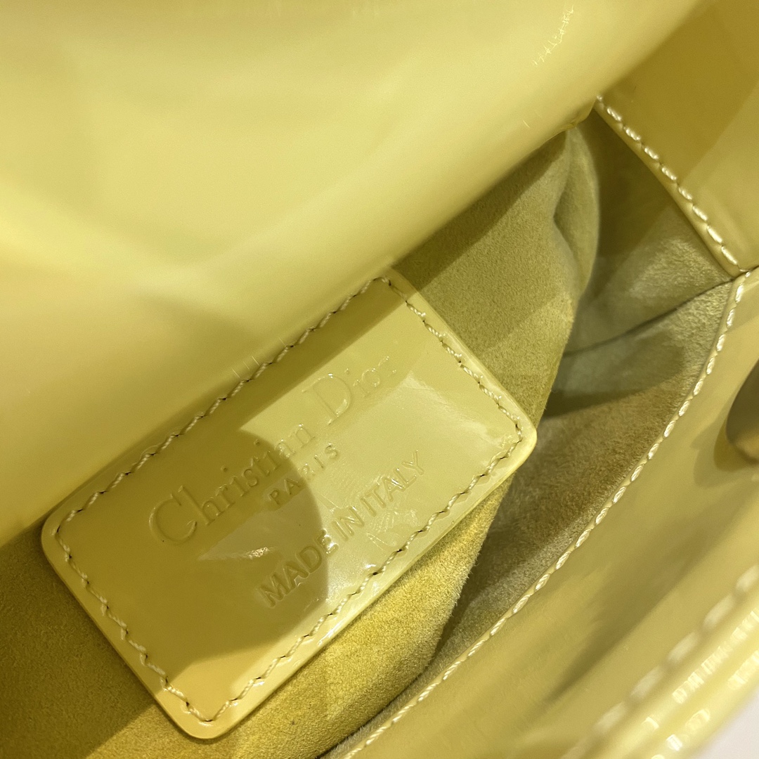 Dior Lady's new micro patent leather collection