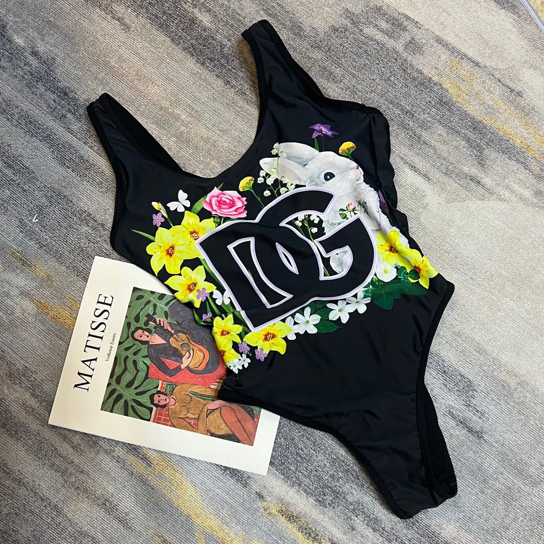 DG new one-piece swimsuit