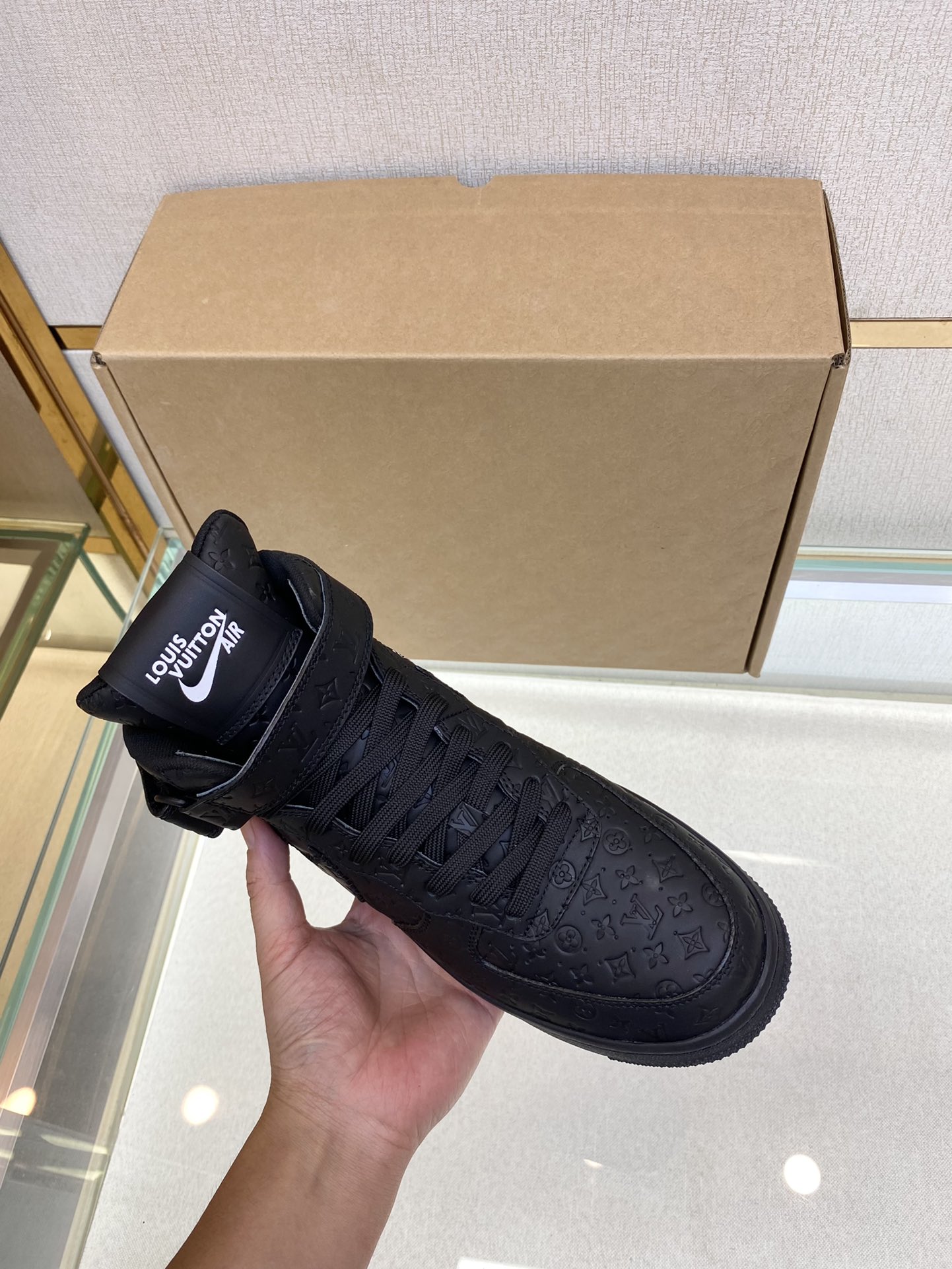 Louis Vuitton Nike Joint 🆕 Men's Abbesses High Top Sneakers