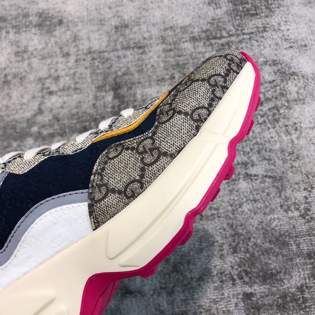 Gucci canvas cowhide interspersed with pink leather stripes trimmed poppet shoes pink spelling