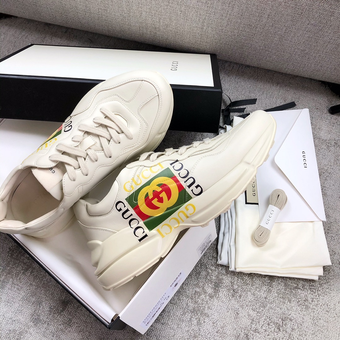 Gucci Pops This collection has a lot of flora and fauna elements Original material