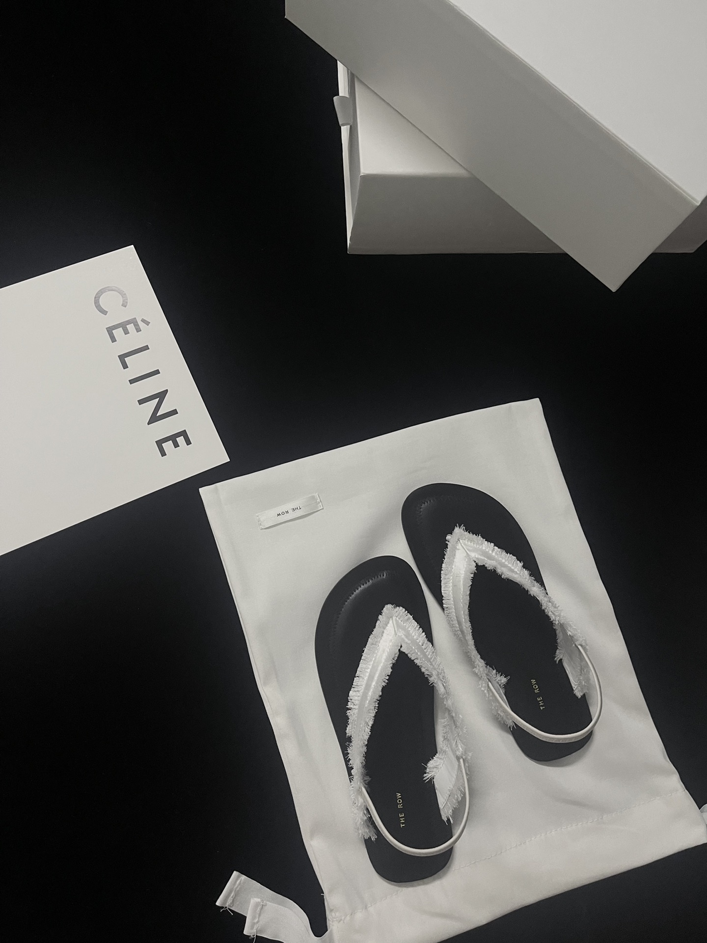 𝐓𝐡𝐞 𝐫𝐨𝐰 ｜𝟐𝟎𝟐𝟑/𝐒𝐒 𝐧𝐞𝐰 Minimalist sandals