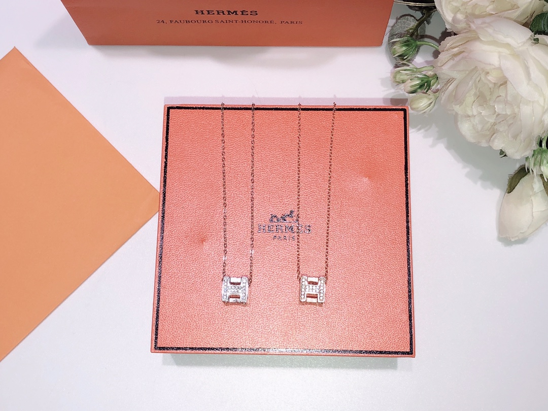 Hermes necklace