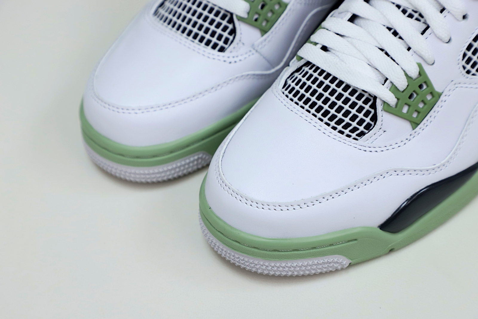 AIR JORDAN 4 SEAFOAM