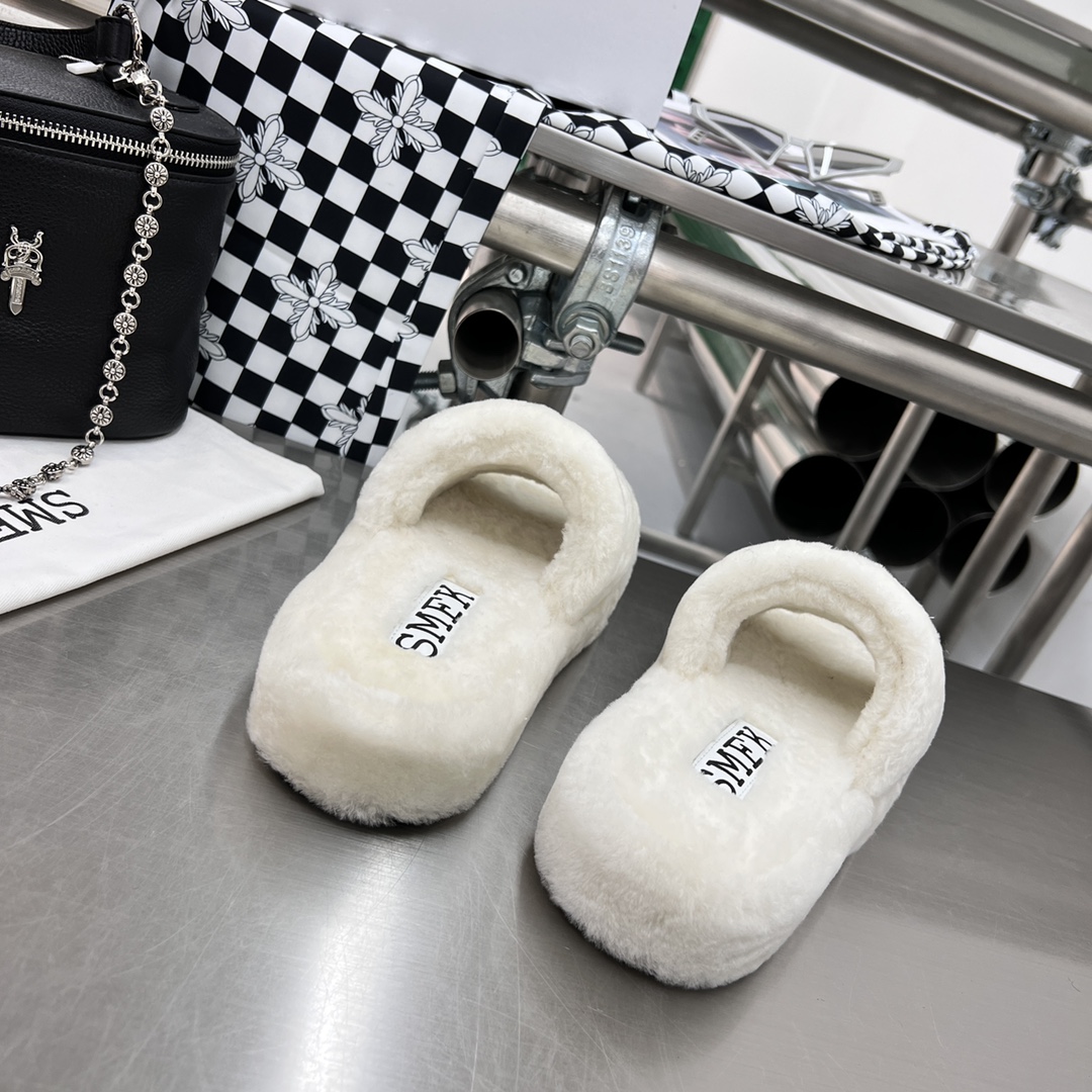 𝐒𝐌𝐅𝐊｜𝟐𝟎𝟐𝟐/𝐒𝐒 𝐧𝐞𝐰 Thick sole woolen slippers Sheepskin padded feet logo clearly visible Customized rubber non-slip outsole